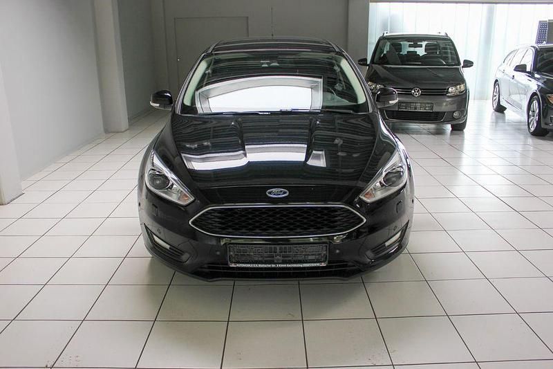 Gebraucht Ford Focus 120 PS (88 kW) 2016 Schwarz Limousine