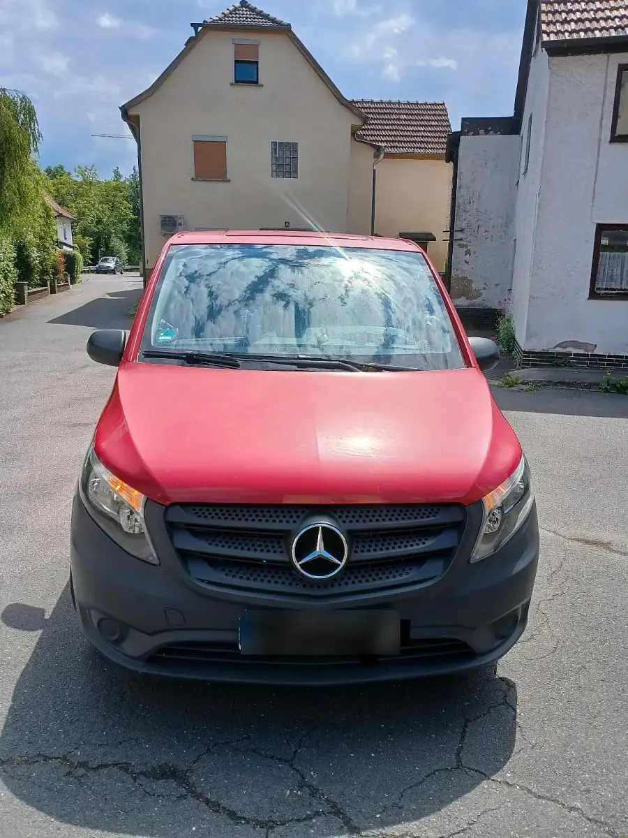 Gebraucht Mercedes Vito 162 PS (119 kW) 2017 Rot Van