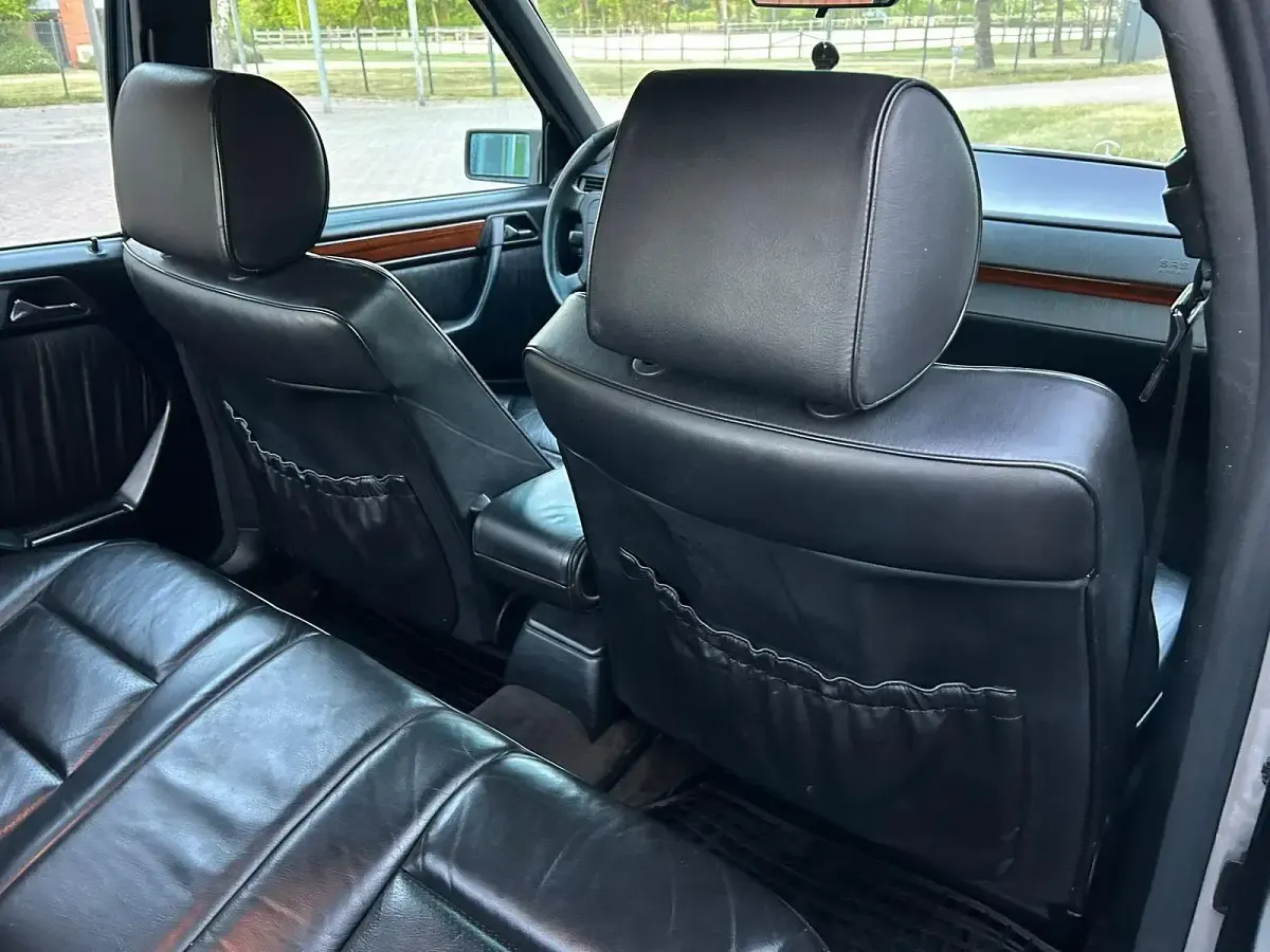 Gebraucht Mercedes E280 193 PS (141 kW) 1995 Grau Limousine