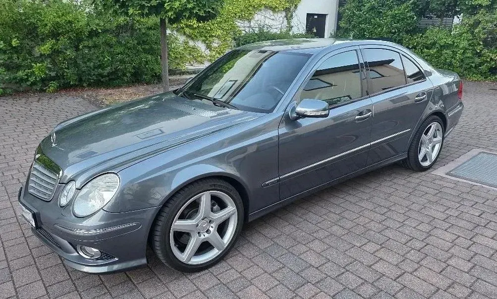 Gebraucht Mercedes E320 Sport 224 PS (164 kW) 2007 Grau Limousine