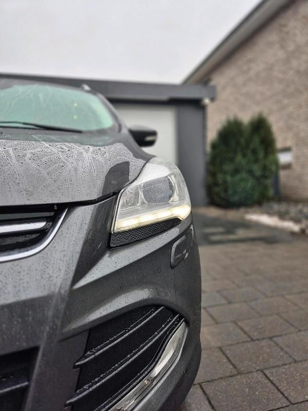 Gebraucht Ford Kuga 180 PS (132 kW) 2016 Grau SUV