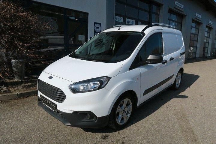 Gebraucht Ford Transit 101 PS (74 kW) 2023 Weiß Van / Kleinbus