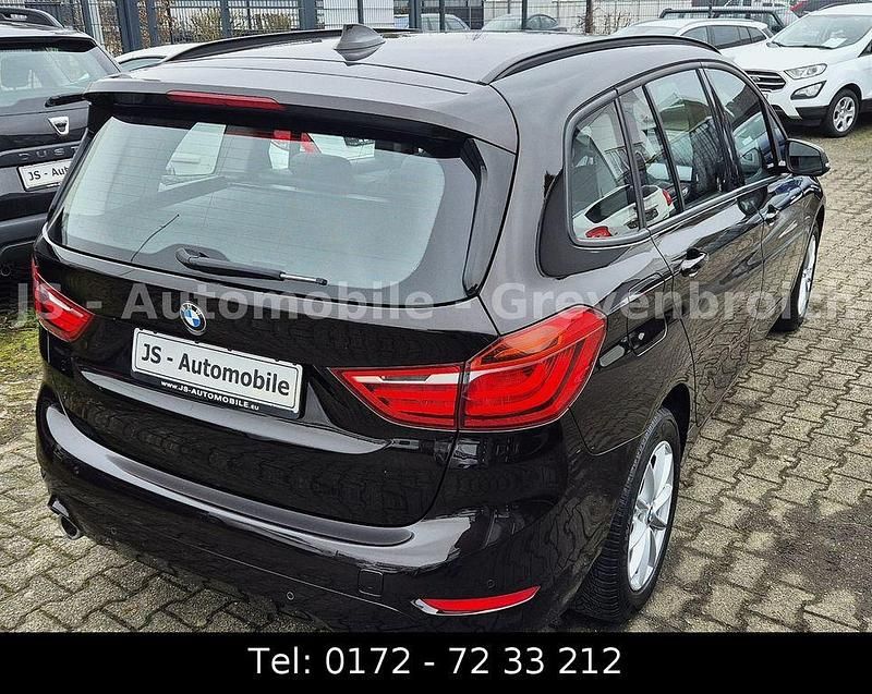 Gebraucht BMW 216 116 PS (85 kW) 2021 Sparkling brown metallic Van / Kleinbus