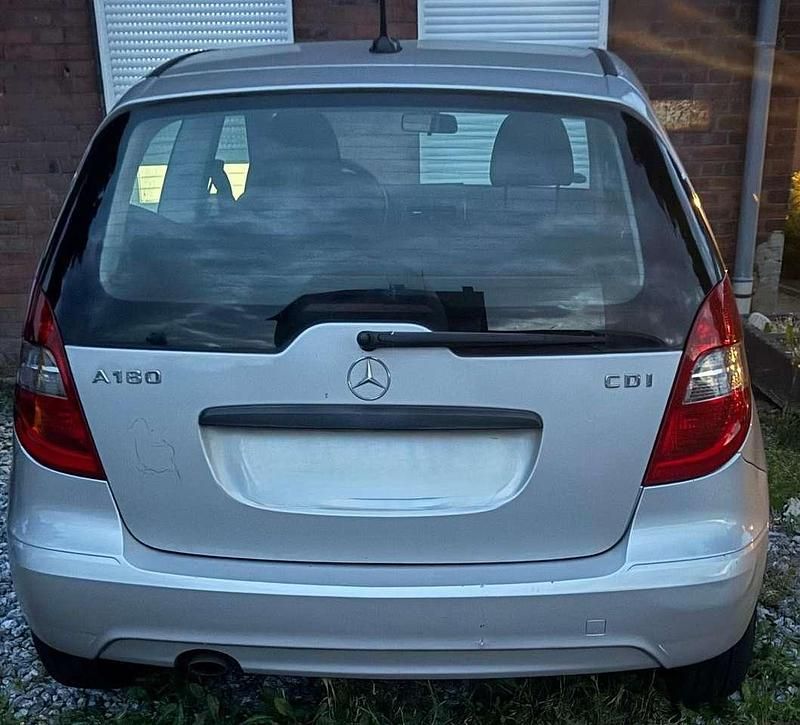 Gebraucht Mercedes 180 109 PS (80 kW) 2008 Limousine