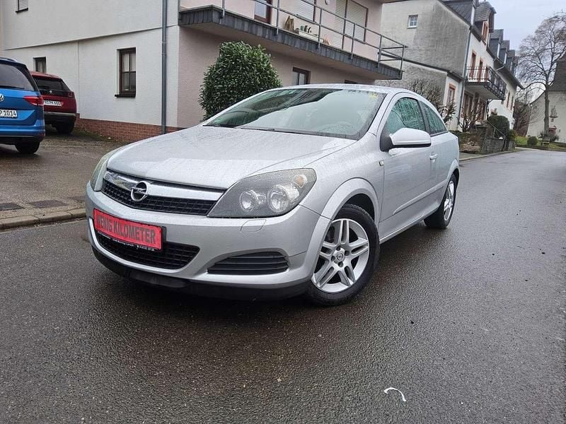 Gebraucht Opel Astra Edition 105 PS (77 kW) 2007 Starsilber iii m2 (metallic) Limousine