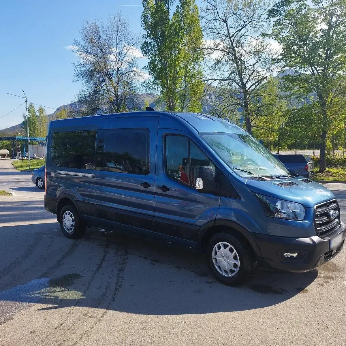 Usata Ford Transit 150 CV (110 kW) 2024 Blu Monovolume