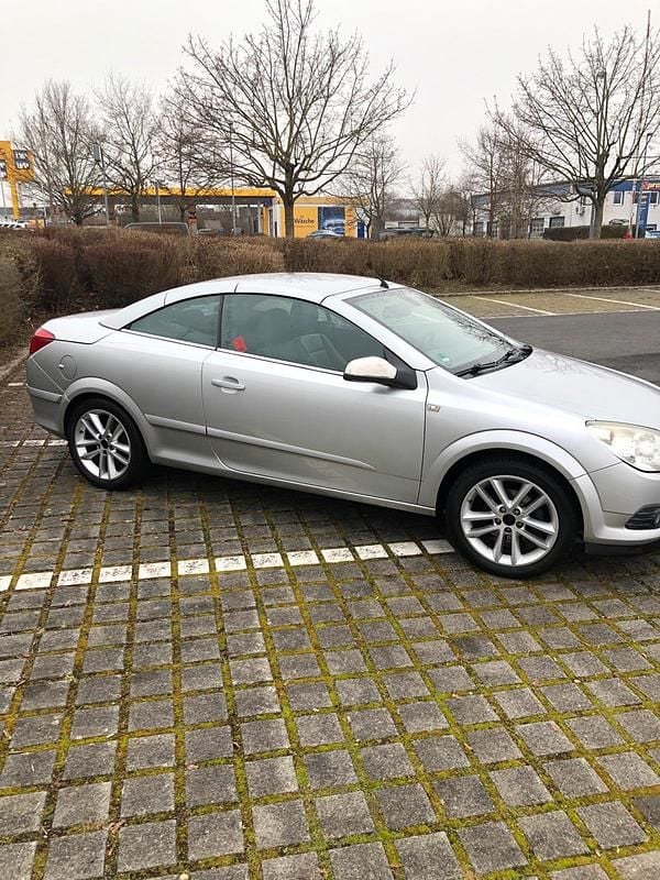 Gebraucht Opel Astra Cabriolet 136 PS (100 kW) 2008 Silber Cabrio