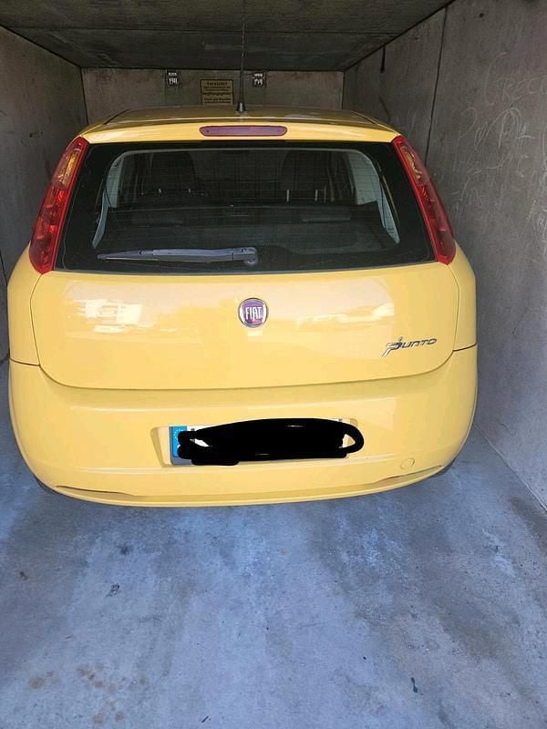 Gelb Gebraucht 2009 Fiat Punto Kleinwagen | 2.000 € (Fairer Preis) - Bild 1/4