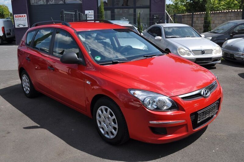 Shine red Gebraucht 2010 Hyundai i30 Edition Kombi | 3.850 € (Fairer Preis) - Bild 1/4