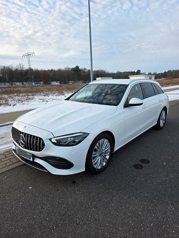 Gebraucht Mercedes B220 200 PS (147 kW) 2021 Weiß Van / Kleinbus