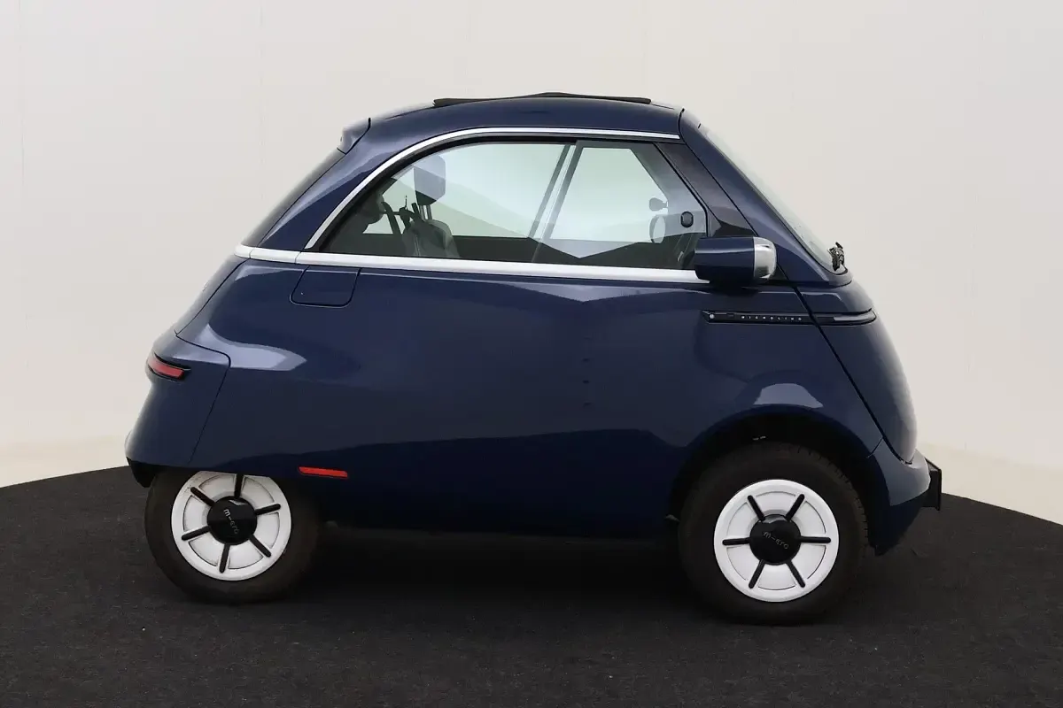 Gebraucht Micro Microlino 13 kW (18 PS) 2024 Atlantis blue Kleinwagen