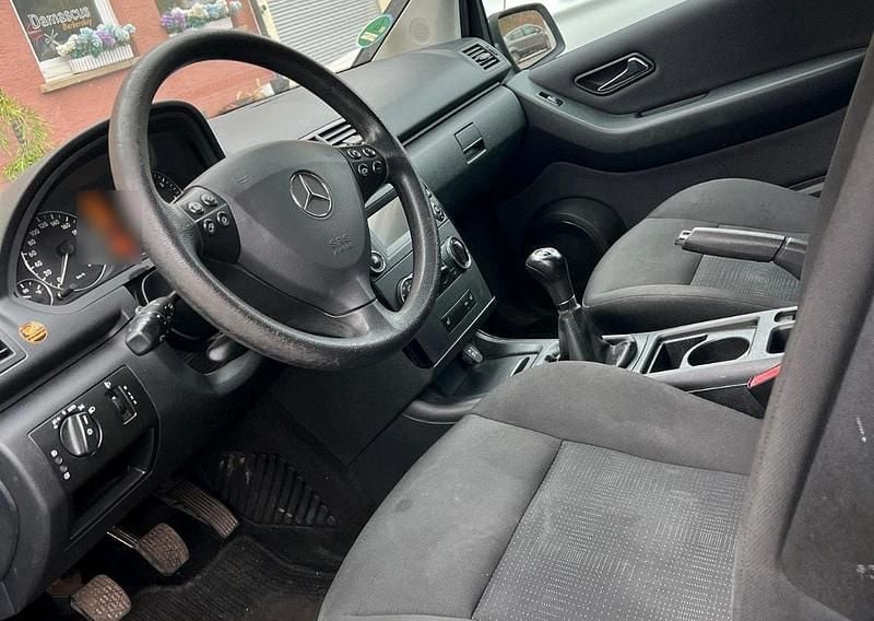 Gebraucht Mercedes A160 Avantgarde 95 PS (69 kW) 2010 Blau Kleinwagen