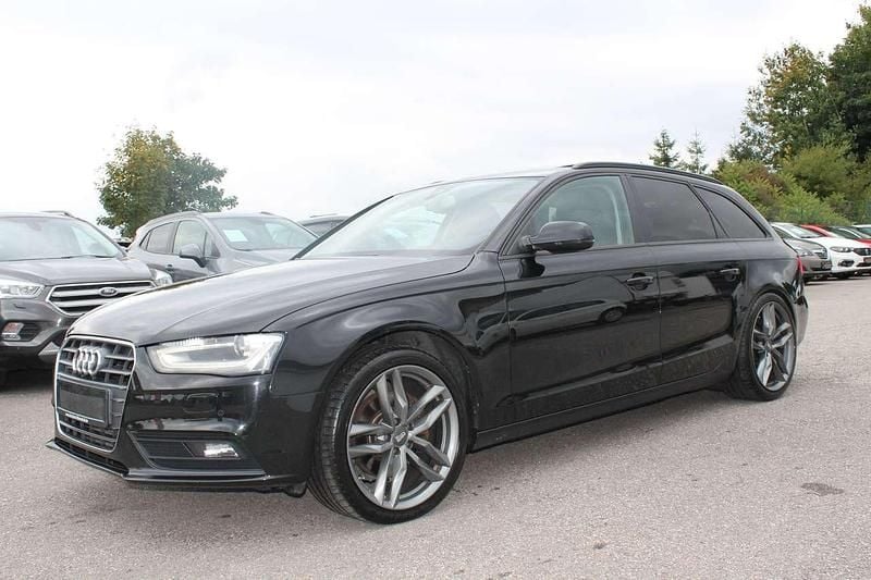 Schwarz Gebraucht 2013 Audi A4 Ambition Kombi | 8.990 € (Fairer Preis) - Bild 1/4