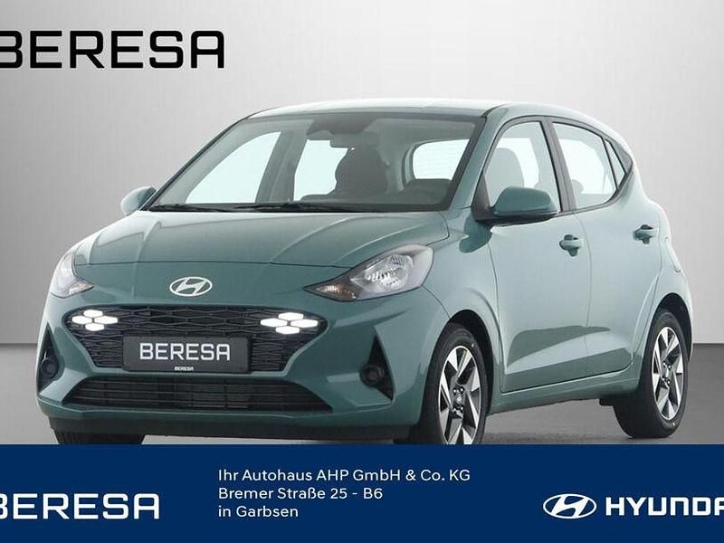 Mangrove green / mic Neu 2025 Hyundai i10 Trend Kleinwagen | 14.980 € (Guter Preis) - Bild 1/4