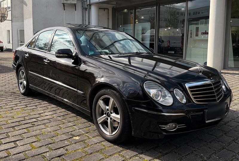 Schwarz Gebraucht 2007 Mercedes E280 Avantgarde Limousine | 6.990 € (Fairer Preis) - Bild 1/4