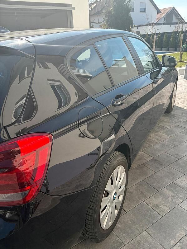 Gebraucht BMW 116 143 PS (105 kW) 2012 Schwarz Kleinwagen