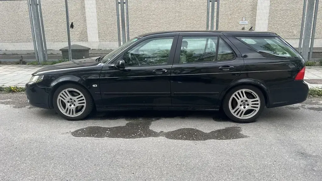 Używany Saab 9-5 Aero 260 KM (191 kW) 2006 Czarny Kombi