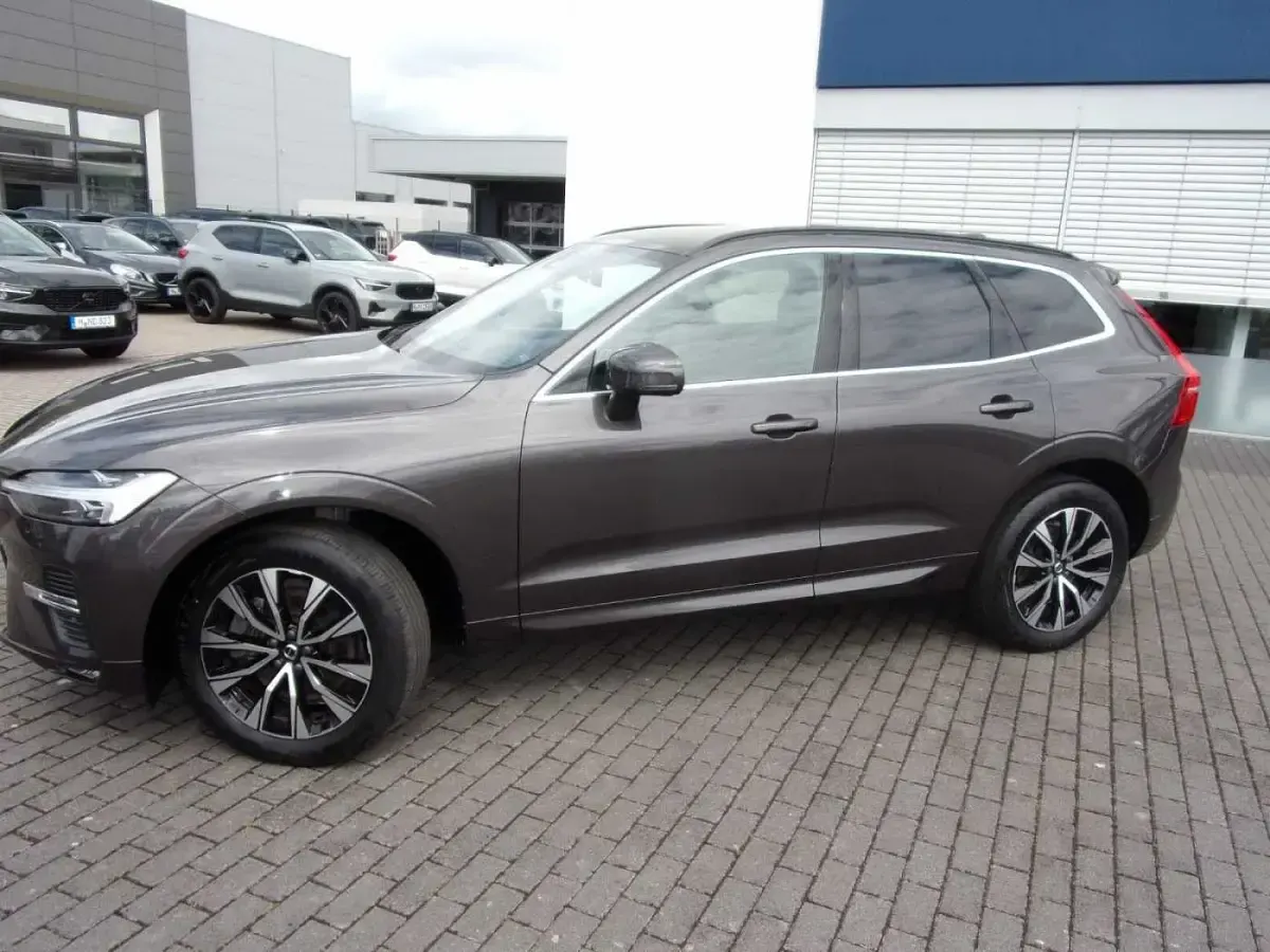 Gebraucht Volvo XC60 145 PS (106 kW) 2023 SUV