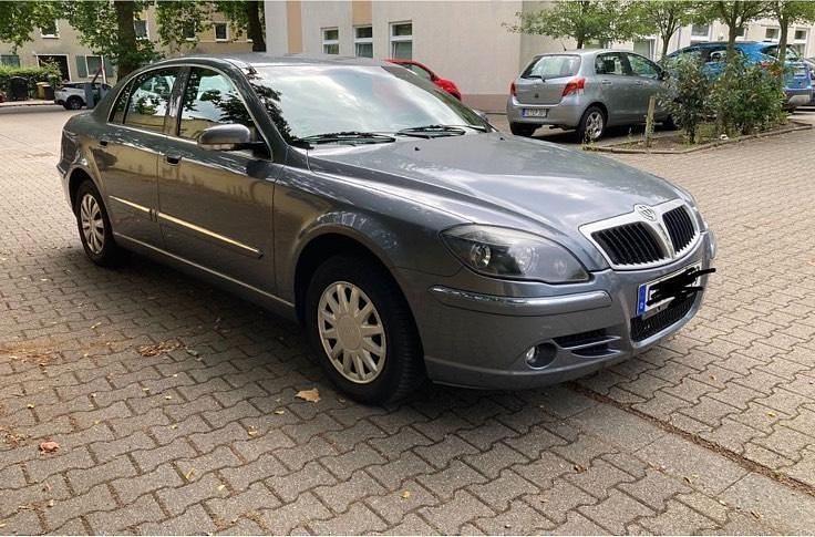 Grau Gebraucht 2010 Brilliance BS4 Limousine | 2.500 € - Bild 1/4