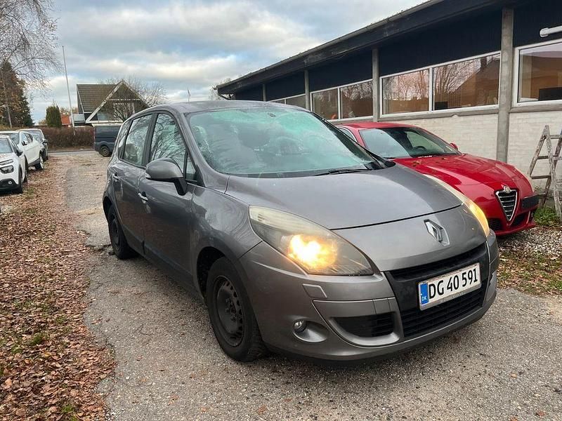Grau Gebraucht 2011 Renault Scénic III Authentique Van / Kleinbus | 2.222 € (Guter Preis) - Bild 1/4