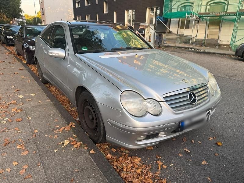 Silber Gebraucht 2001 Mercedes C180 Coupé | 1.450 € (Fairer Preis) - Bild 1/4