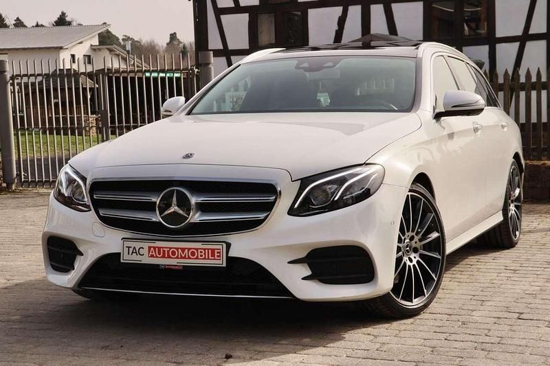 Gebraucht Mercedes E350 AMG line 258 PS (189 kW) 2018 Polarweiss Kombi