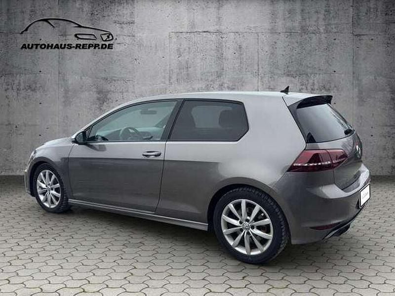 Gebraucht VW Golf VII R 300 PS (220 kW) 2016 Limestone grey (metallic) Kleinwagen