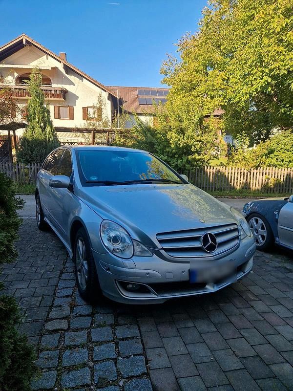 Gebraucht 2005 Mercedes R320 Van / Kleinbus | 5.000 € - Bild 1/4