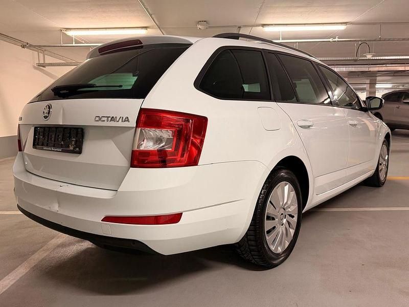 Gebraucht Skoda Octavia Ambition 110 PS (80 kW) 2016 Weiß Kombi