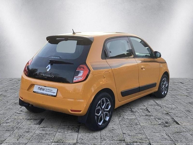 Gebraucht Renault Twingo Equilibre 65 PS (47 kW) 2022 Mangogelb Kleinwagen