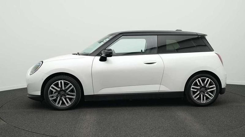 Gebraucht Mini Cooper SE Classic 160 kW (218 PS) 2024 Weiß Kleinwagen