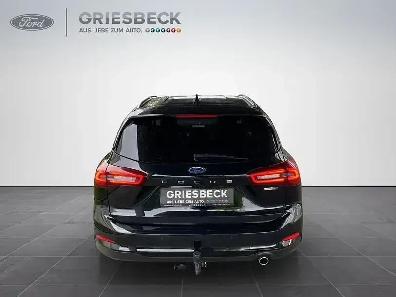 Gebraucht Ford Focus Titanium 125 PS (91 kW) 2023 Obsidianschwarz metallic Kombi