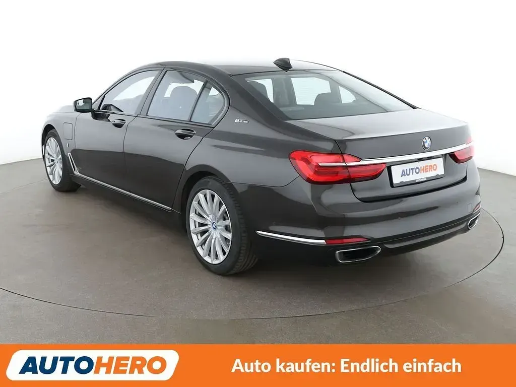 Gebraucht BMW 740 iPerformance 326 PS (239 kW) 2017 Braun Limousine