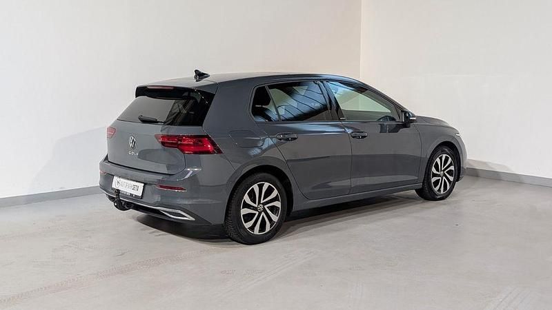 Gebraucht VW Golf VIII Active 150 PS (110 kW) 2022 Grau Limousine