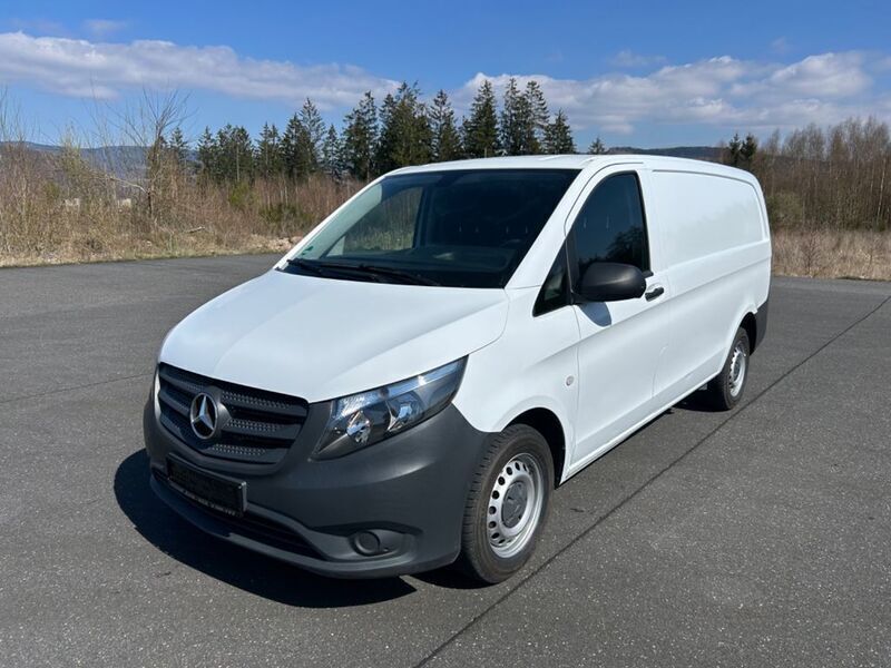 Weiß Gebraucht 2018 Mercedes Vito Van / Kleinbus | 12.890 € (Superpreis) - Bild 1/4