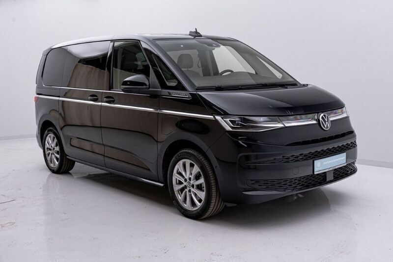 Gebraucht VW T7 Style 150 PS (110 kW) 2023 Deep black perleffekt Van