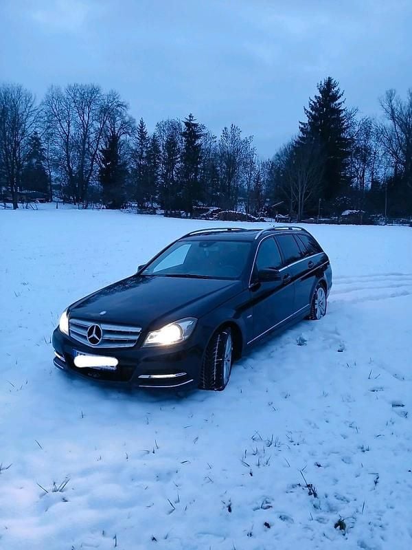 Gebraucht Mercedes C300 231 PS (169 kW) 2012 Schwarz Kombi