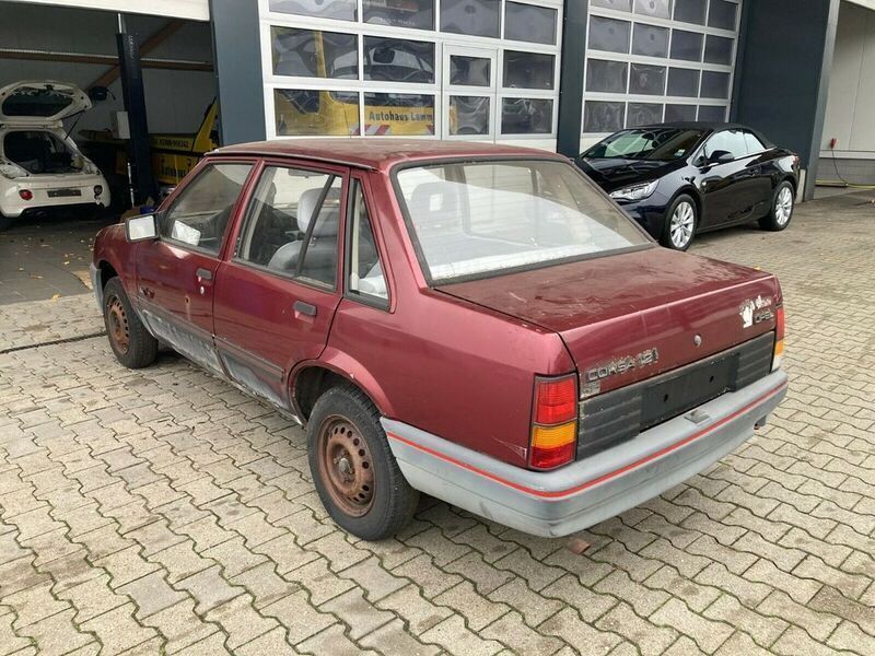 Gebraucht Opel Corsa 45 PS (33 kW) 1992 Rot Limousine