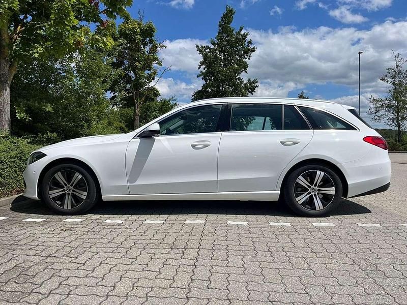 Weiß Gebraucht 2023 Mercedes C200 Avantgarde | 32.500 € (Superpreis) - Bild 1/4
