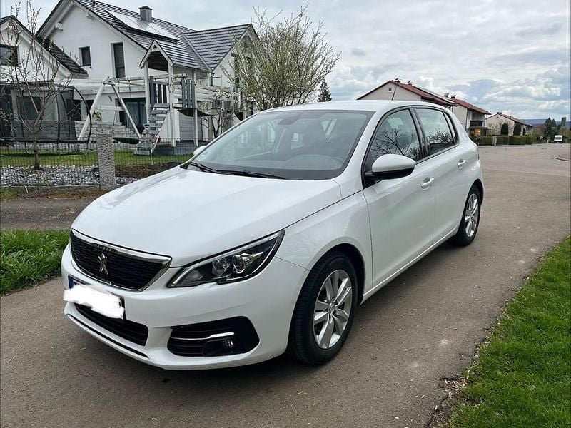 Second-hand Peugeot 308 131 CP (96 kW) 2021 Alb Berlinǎ