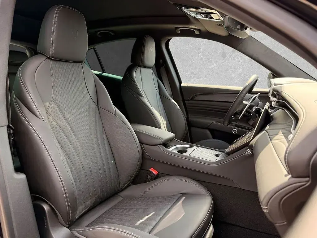 Neu Maserati Grecale 330 PS (242 kW) 2026 Nero tempesta SUV