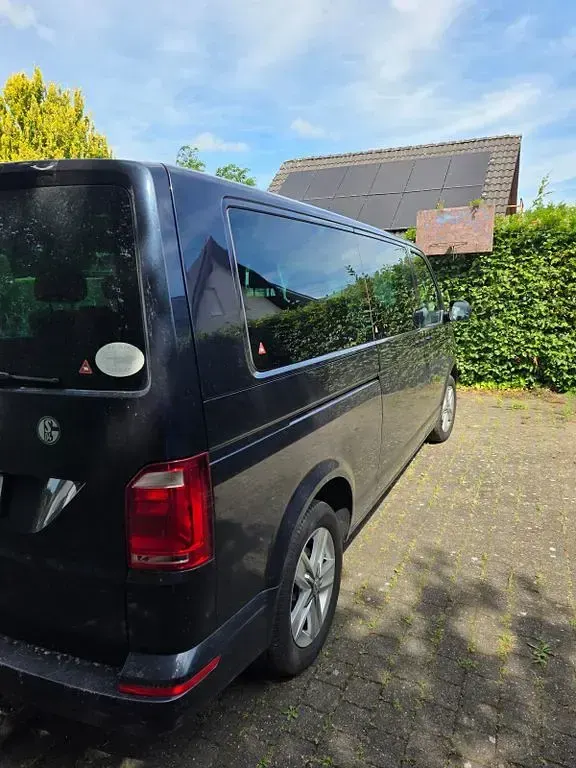 Gebraucht VW Multivan Comfortline 150 PS (110 kW) 2018 Blau Van / Kleinbus