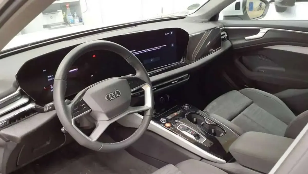Gebraucht Audi A6 Sport 204 PS (150 kW) 2025 Gletscherweiß Kombi