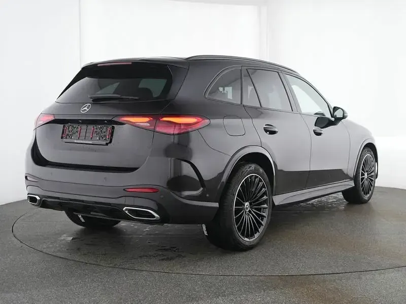 Gebraucht Mercedes GLC200 AMG line 204 PS (150 kW) 2025 Lack obsidianschwarz SUV