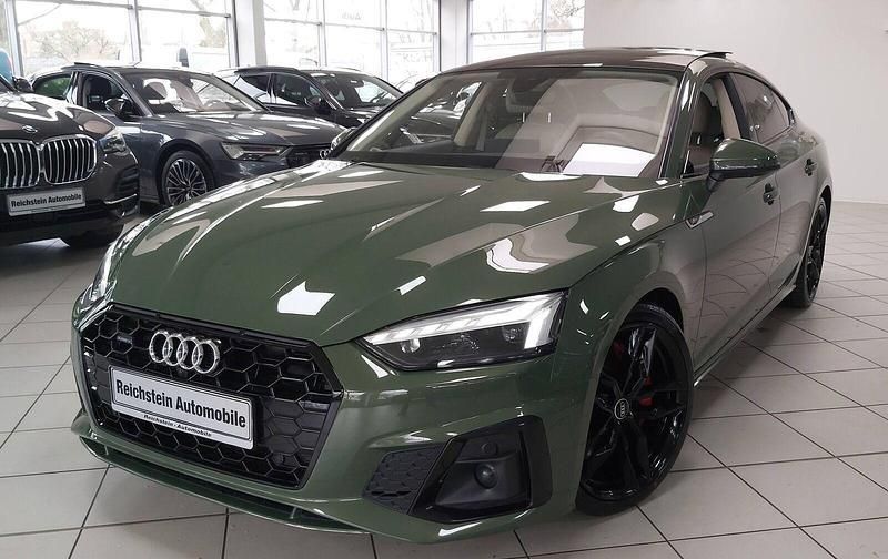 Distriktgrün (metallic) Gebraucht 2021 Audi A5 Sportback Ambiente Coupé | 33.900 € (Fairer Preis) - Bild 1/4