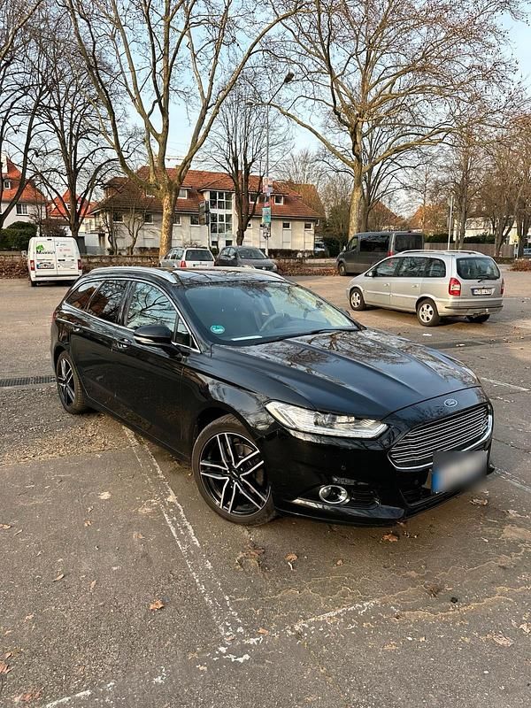 Gebraucht Ford Mondeo Titanium 150 PS (110 kW) 2016 Schwarz Kombi
