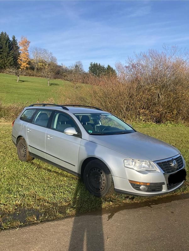 Silber Gebraucht 2008 VW Passat Kombi | 600 € (Superpreis) - Bild 1/4