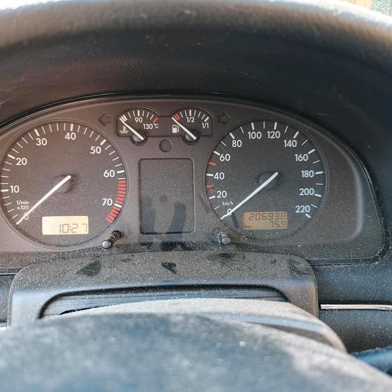 Gebraucht VW Passat 101 PS (74 kW) 1998 Schwarz Limousine