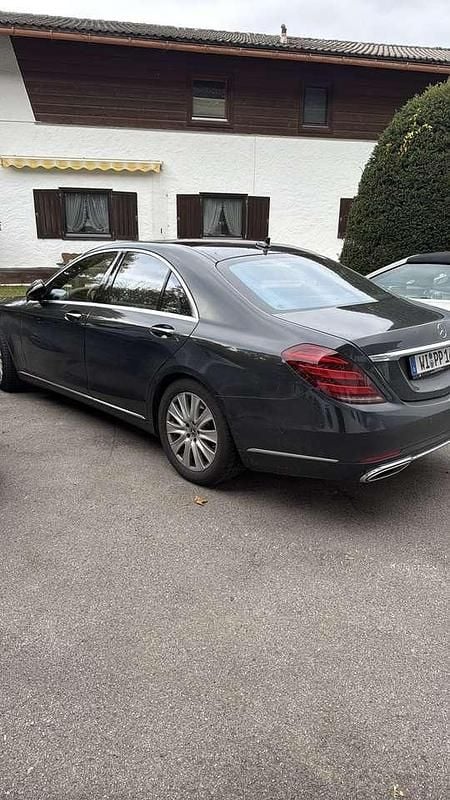 Schwarz Gebraucht 2019 Mercedes S560 Limousine | 39.500 € - Bild 1/4