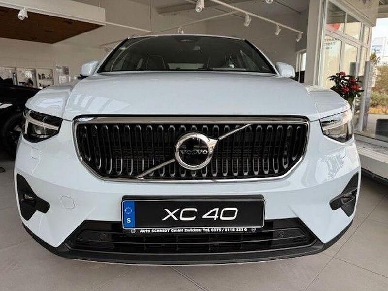Gebraucht Volvo XC40 Core 163 PS (119 kW) 2024 Cloud blue, solid SUV